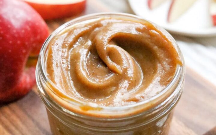 date caramel in jar with apples