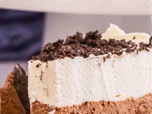 dessert with heavy whipping cream